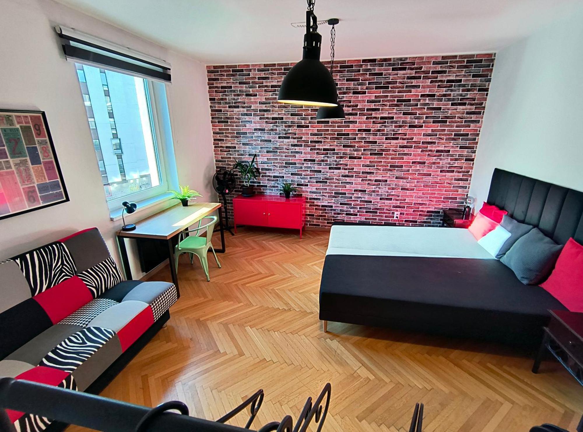 Big Stay - 4 Bedroom, 2 Bathroom Central Apartment With Ac براتسيلافا المظهر الخارجي الصورة